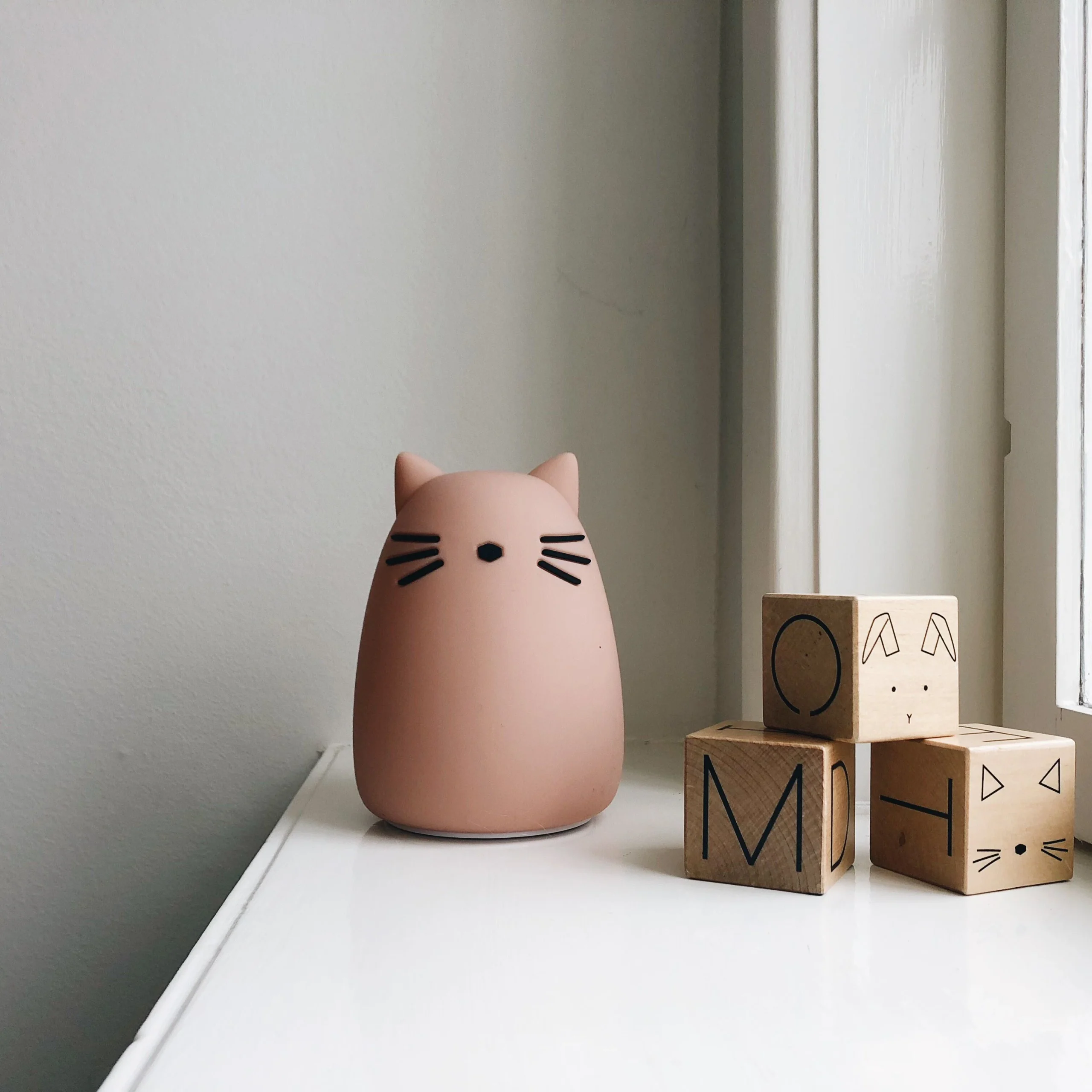 Veilleuse écologique en silicone - Chat rose – Image 2