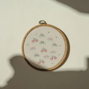 Broderie faite à la main | 6" foncé - Bicyclettes